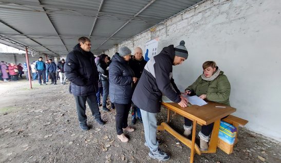 Розпочалася роздача наборів гігієни для херсонців