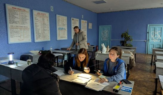 Ліхтарики, генератор і людська підтримка: як у Хухрі реєстрували на тверде паливо
